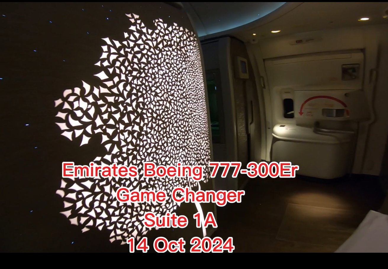 Emirates EK086