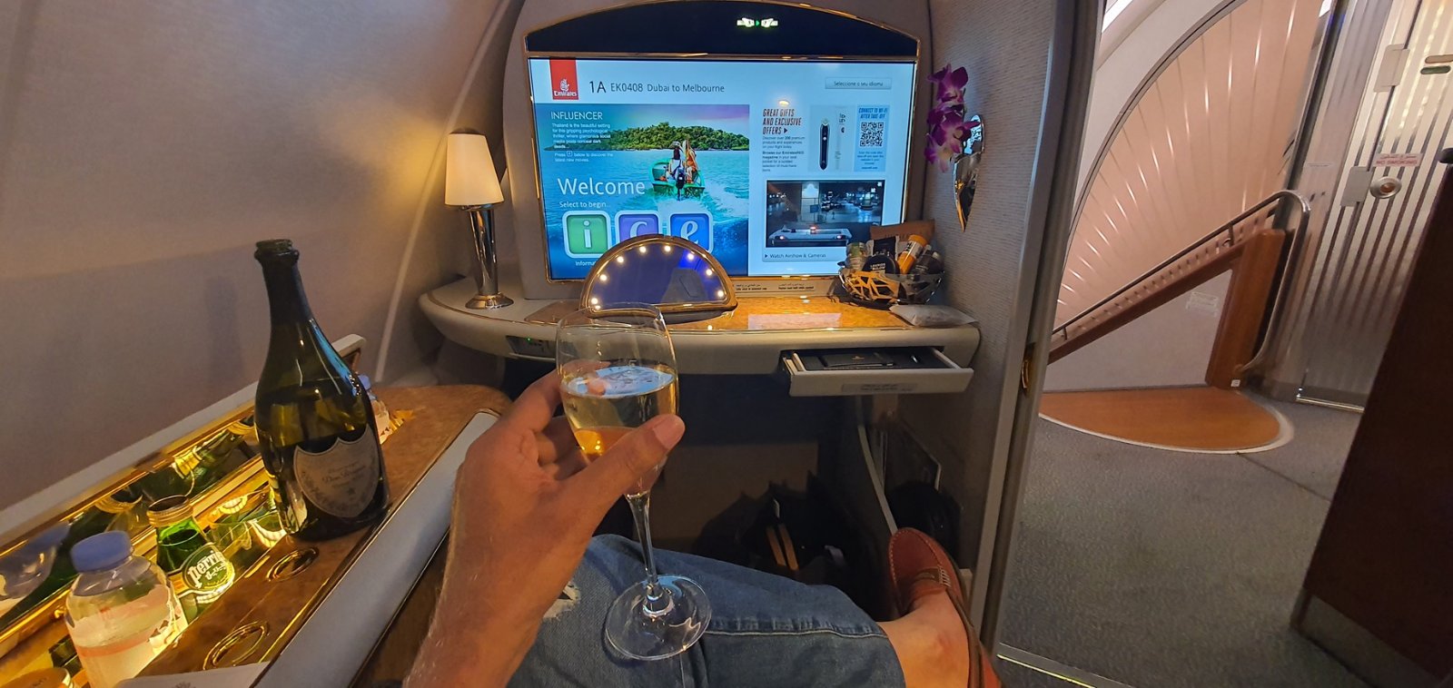 Emirates EK408